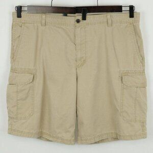 Izod Men's Size 42 Tan Cotton Flat Front Casual Cargo Shorts